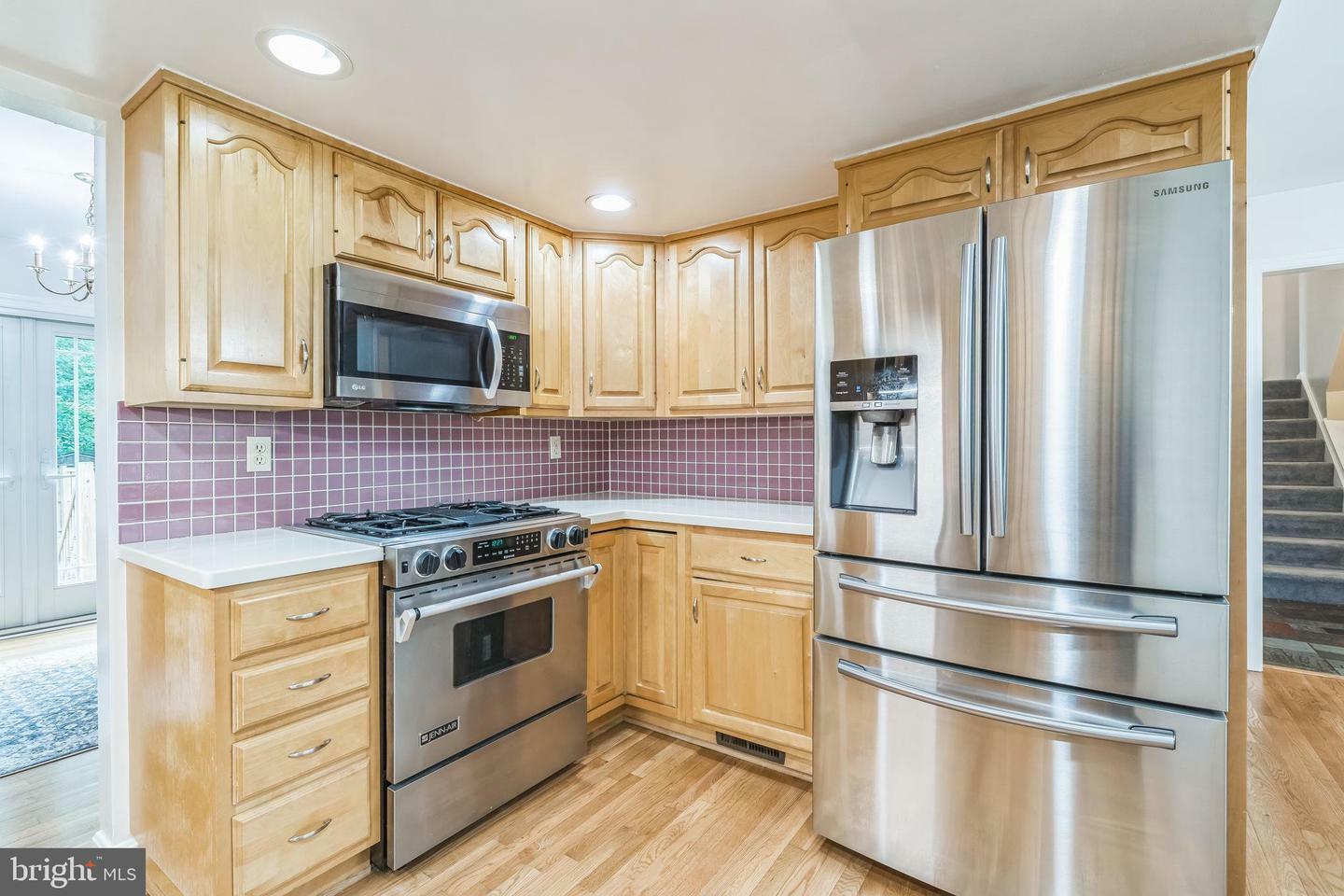 Property Photo:  5 Kings House Court  MD 20905 
