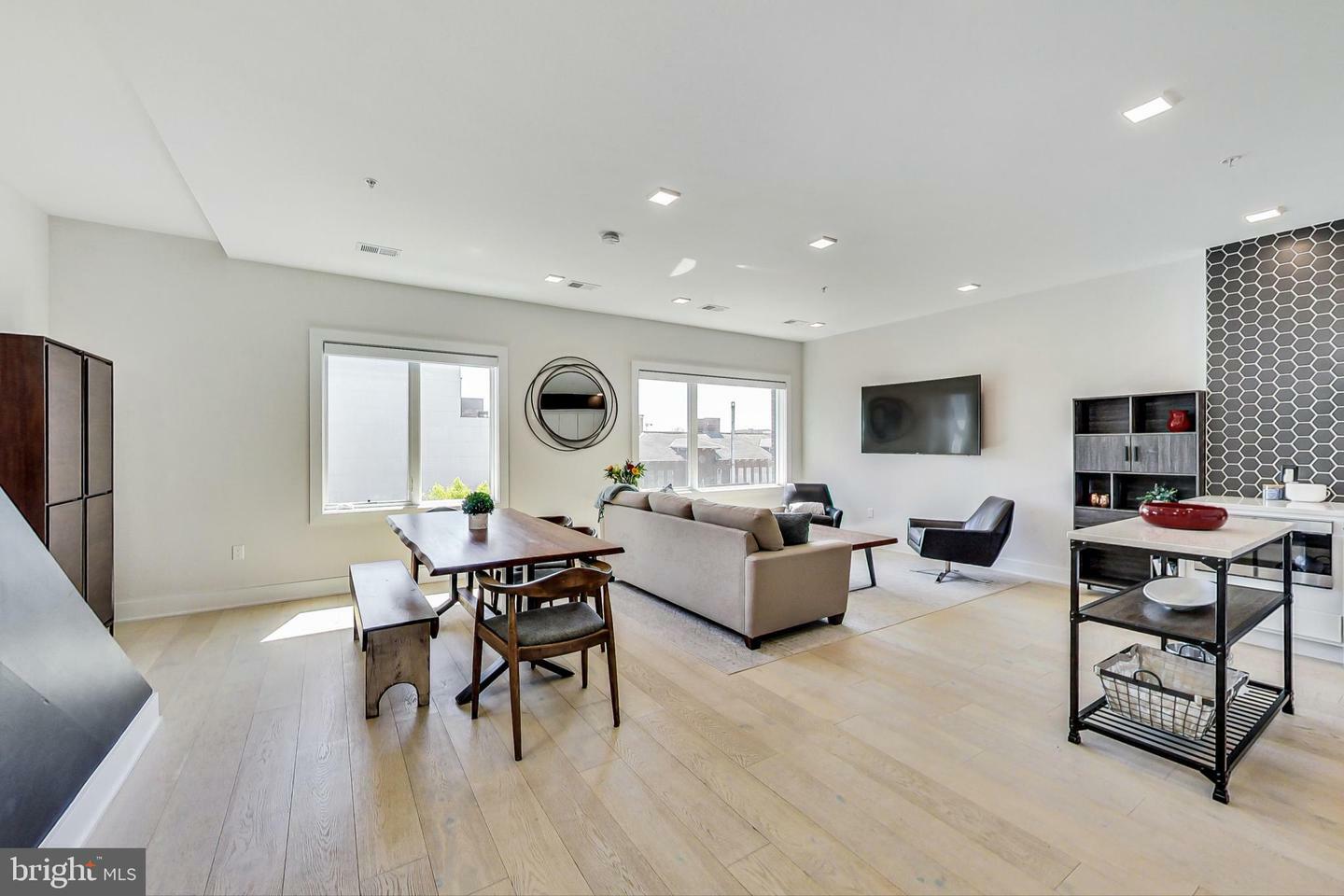 Property Photo: 1532 N Capitol NW 402 DC 20002