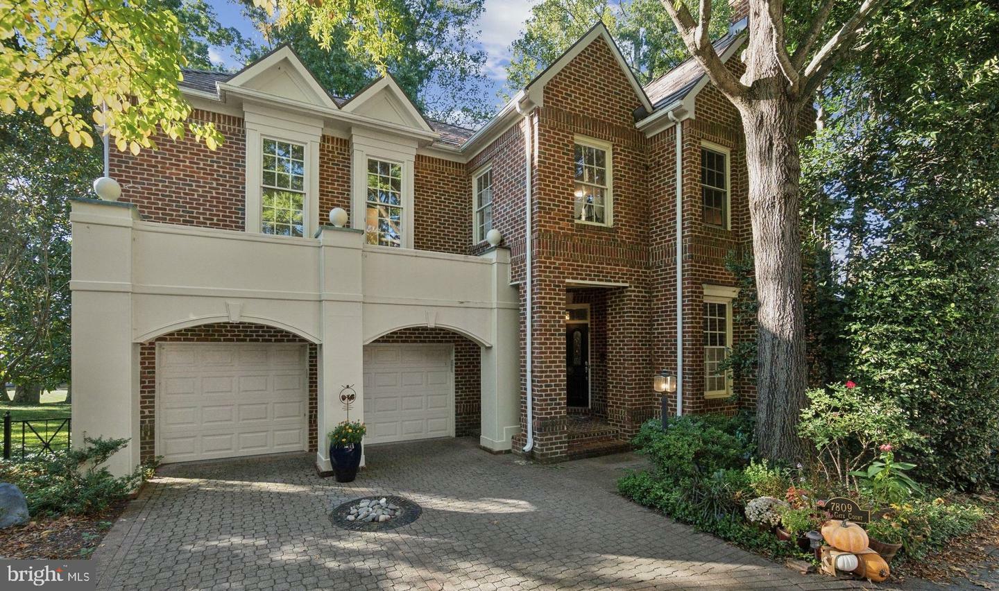 Property Photo: 7809 Fox Gate Court MD 20817