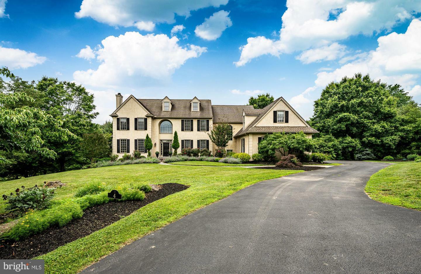 Property Photo:  4 Taylor Chase Lane  PA 19382 