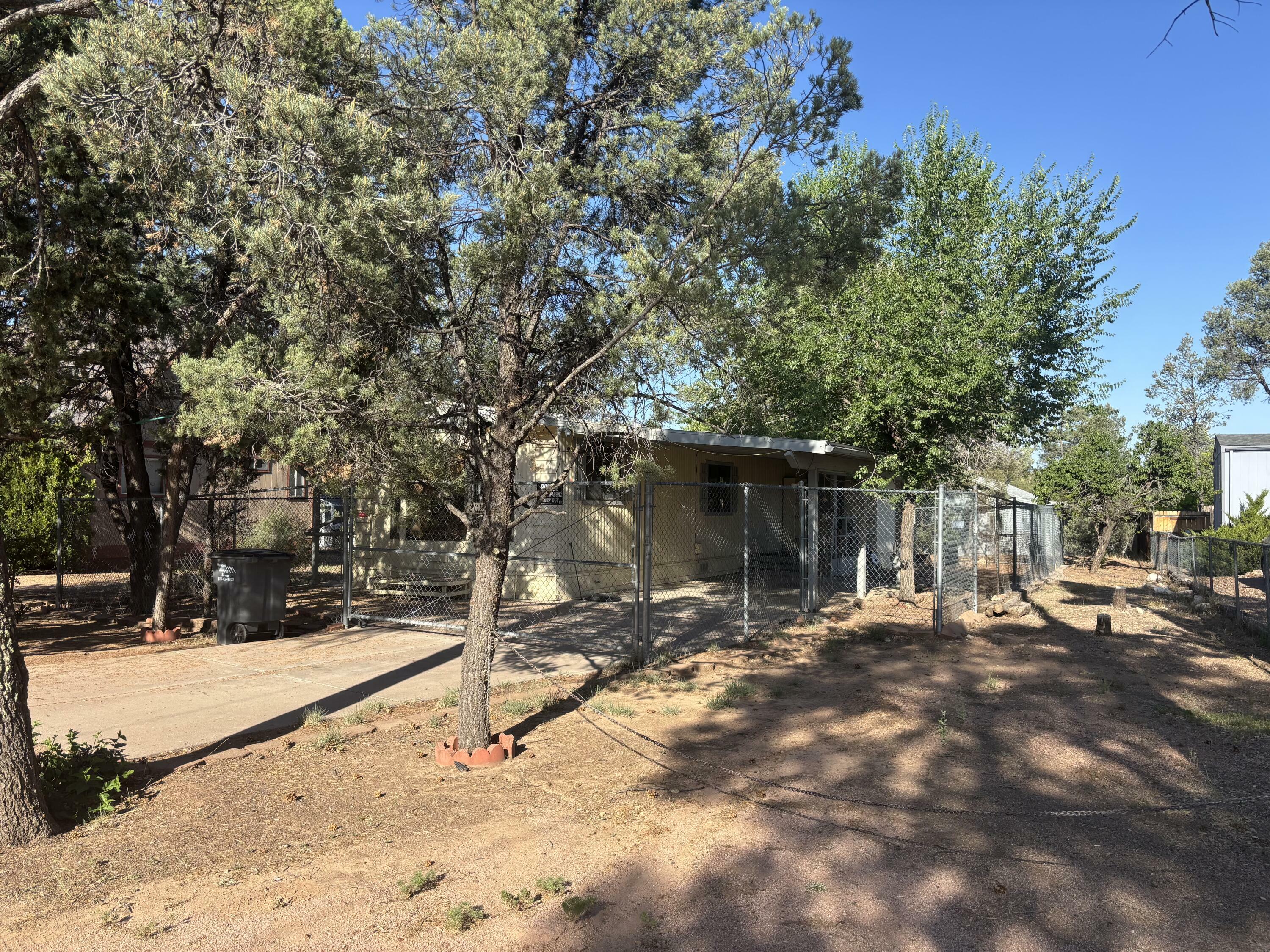 Property Photo: 202 S Thomas Lane AZ 85541