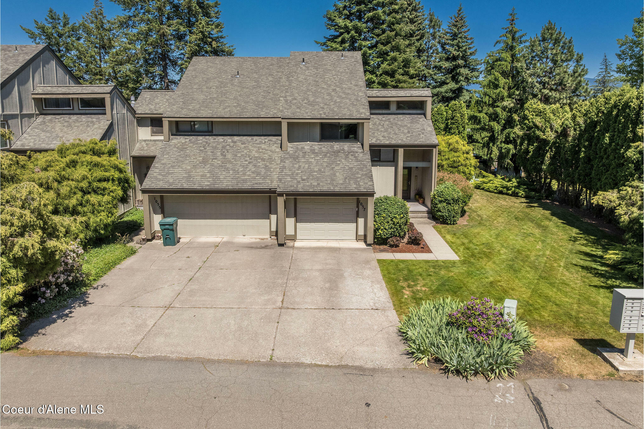 Property Photo: 1057 E Loch Lomond Ct ID 83835