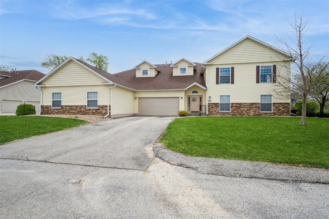 4525 Westchester Drive NE #D  Cedar Rapids IA 52402 photo