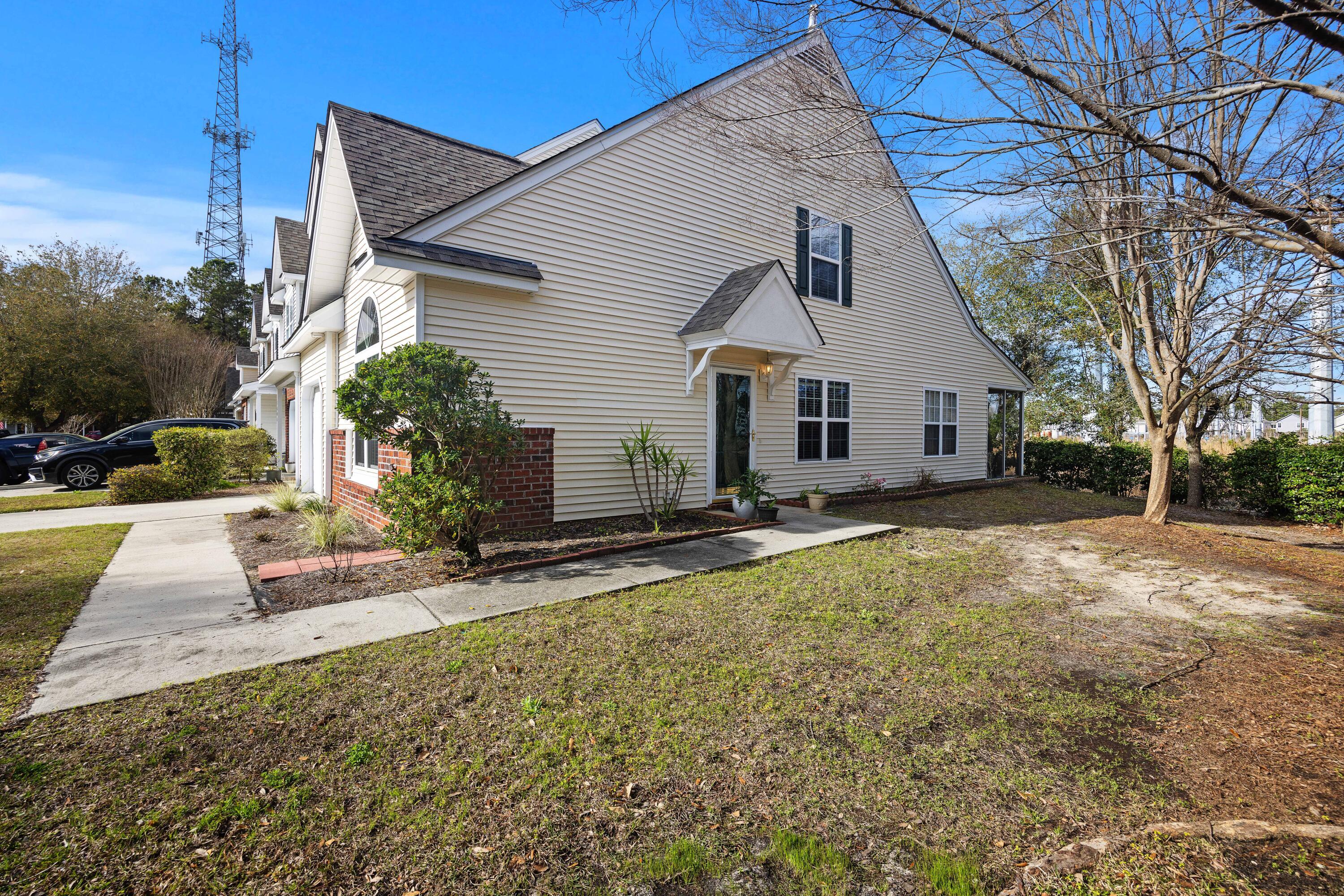 Property Photo: 1005 Yellow Hawthorn Circle SC 29483