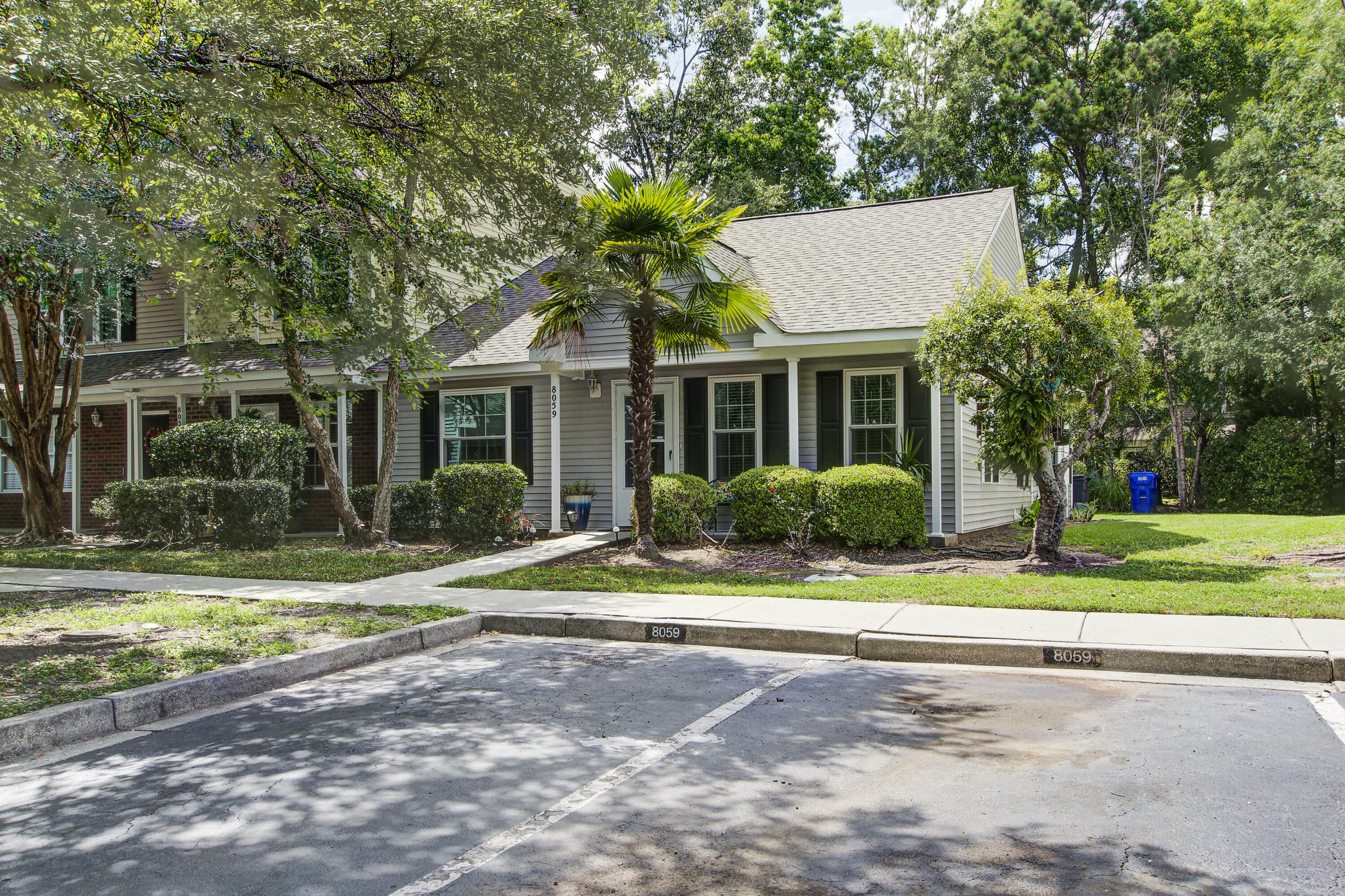 Property Photo: 8059 Shadow Oak Drive SC 29406