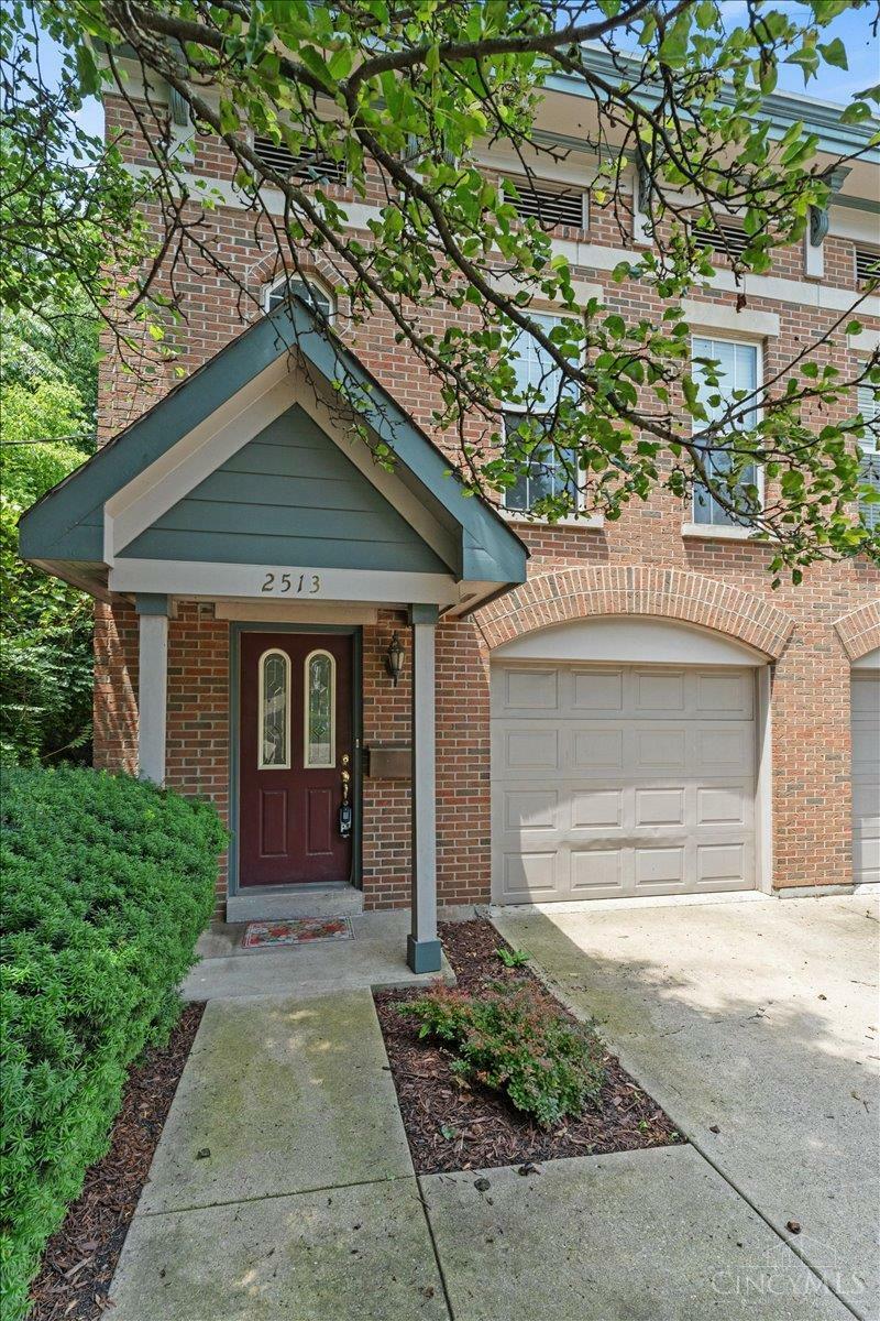 Property Photo: 2513 Ravine Street OH 45219