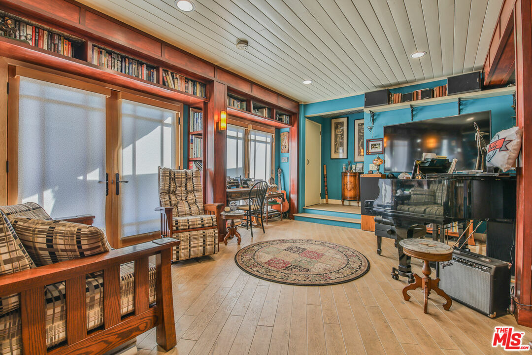 Property Photo: 4174 Madison Ave CA 90232