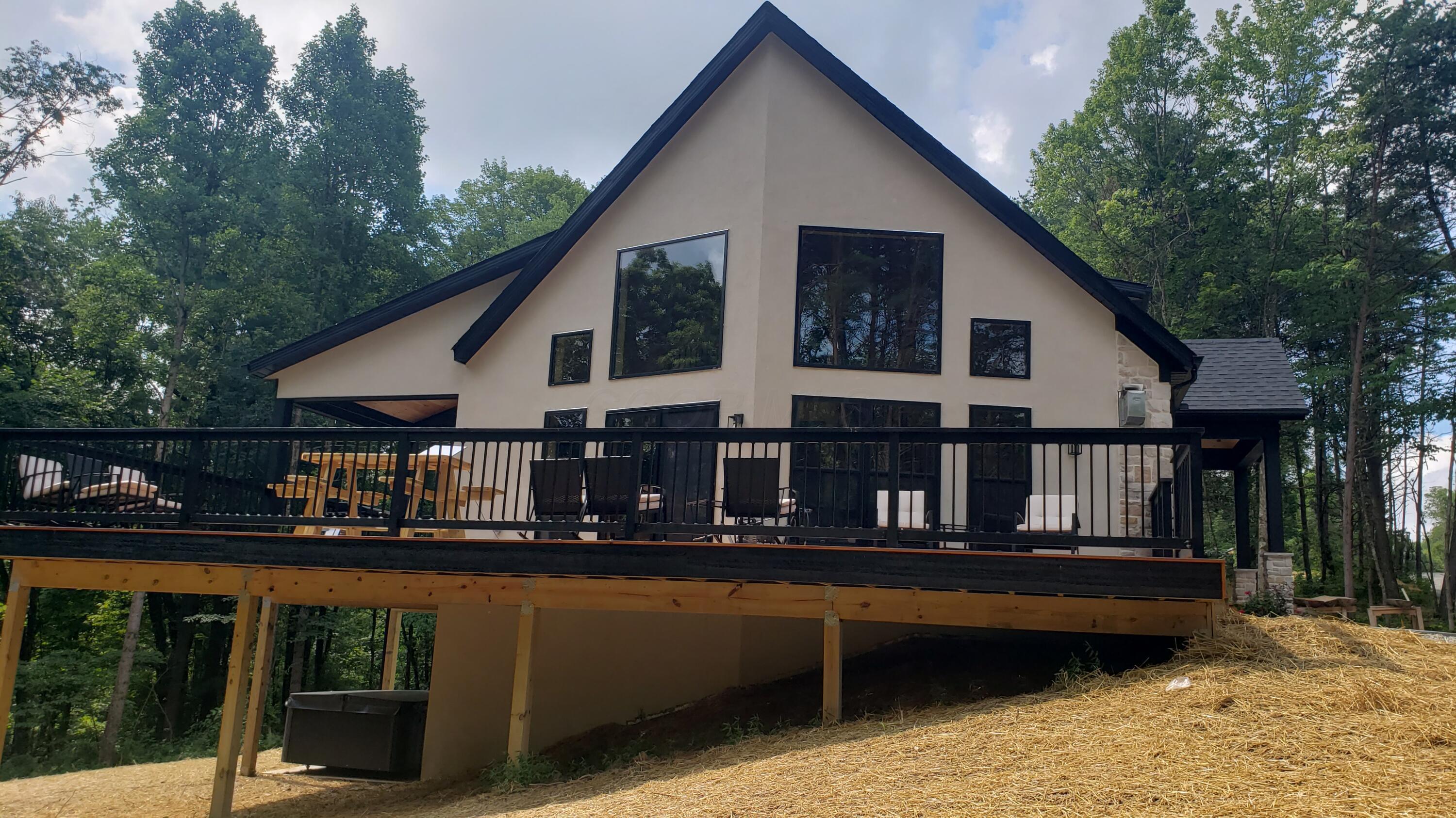 Property Photo: 18358 Buckingham Road OH 43138
