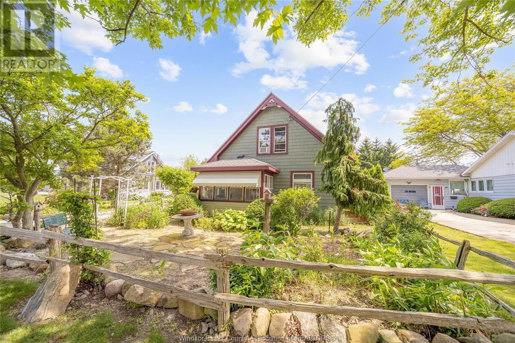 Property Photo: 218 Erie Street South ON N0P 1W0