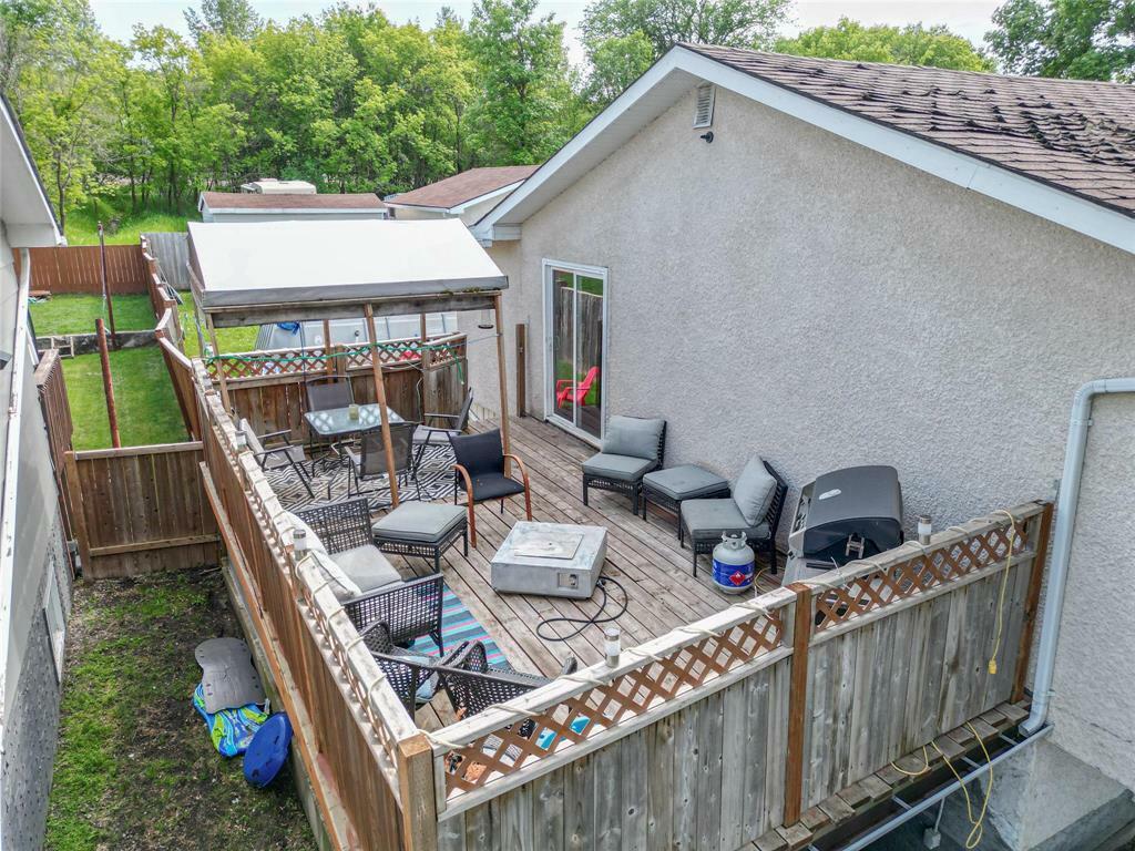 Property Photo: 3008 McDonald Avenue MB R7B 0B7