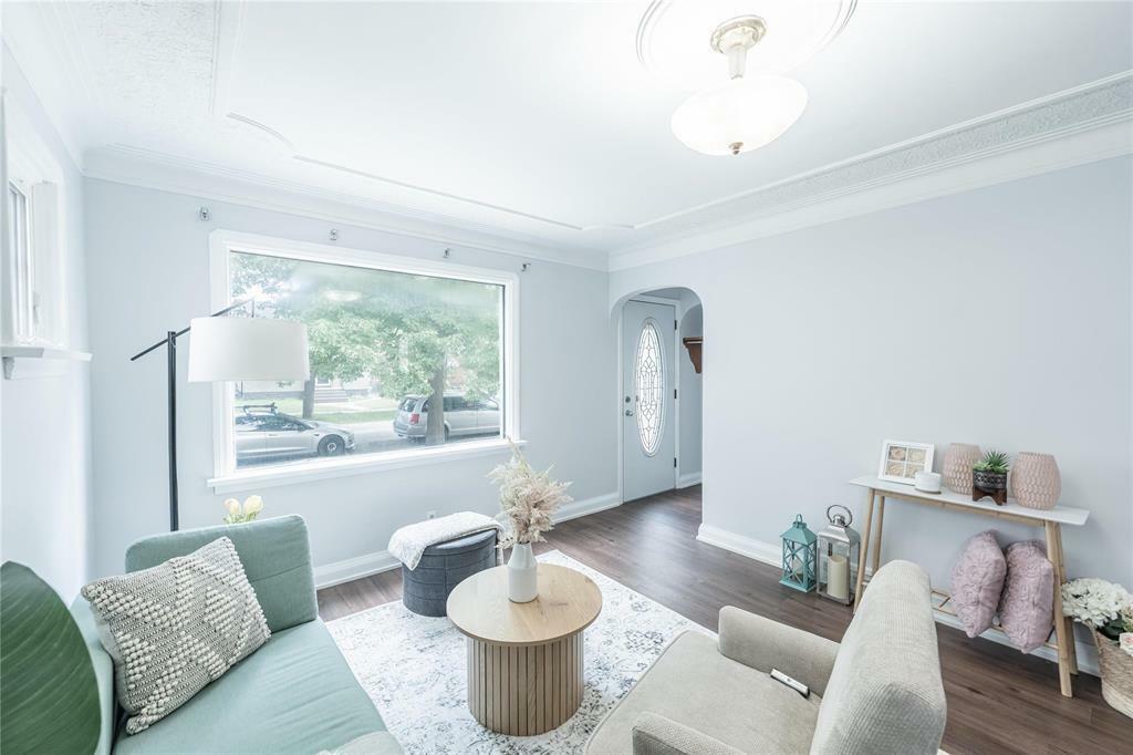 Property Photo: 466 Sinclair Street MB R2X 1Y1