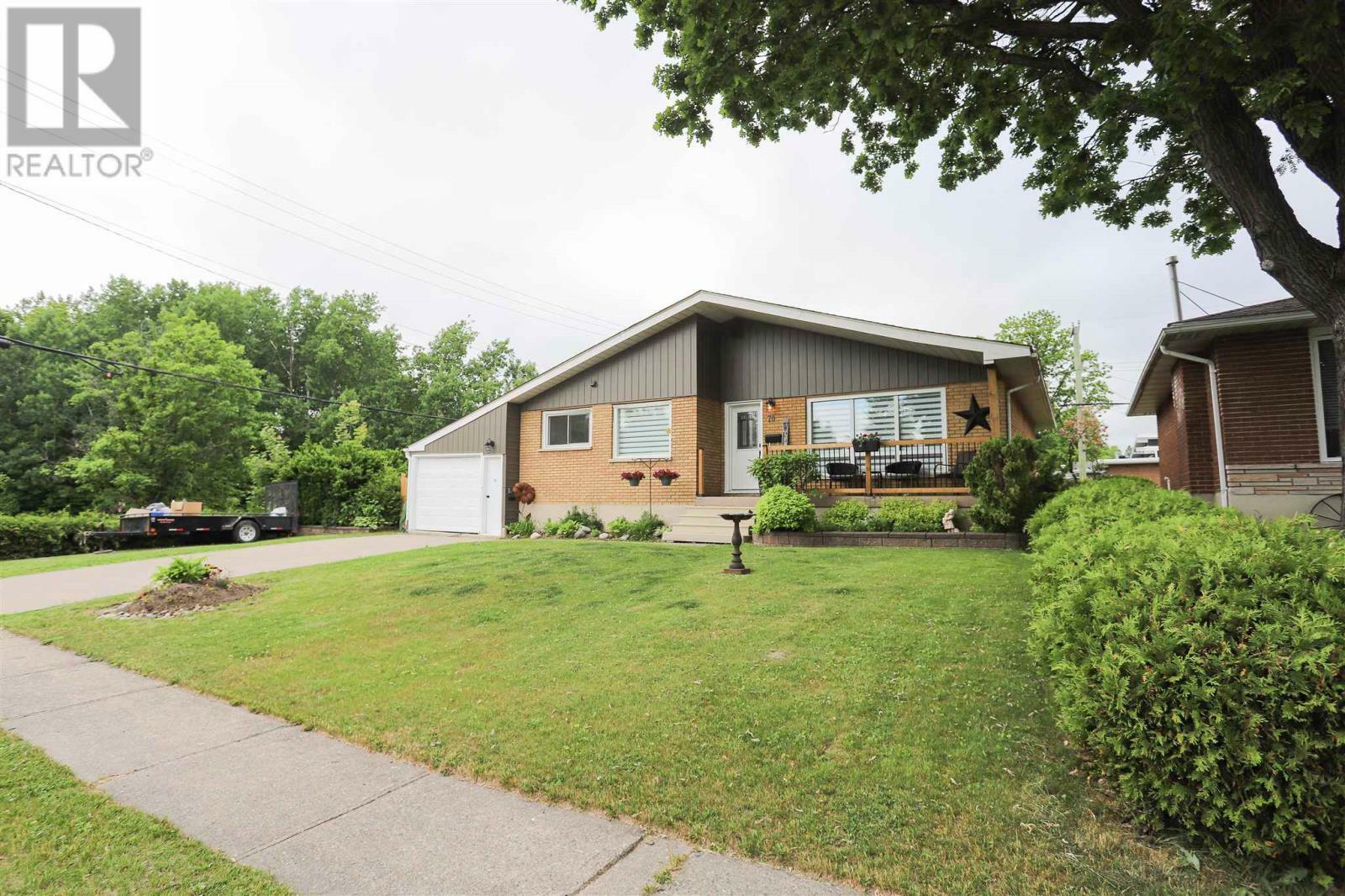 Photo de la propriété: 70 Marconi St ON P6B 1N6