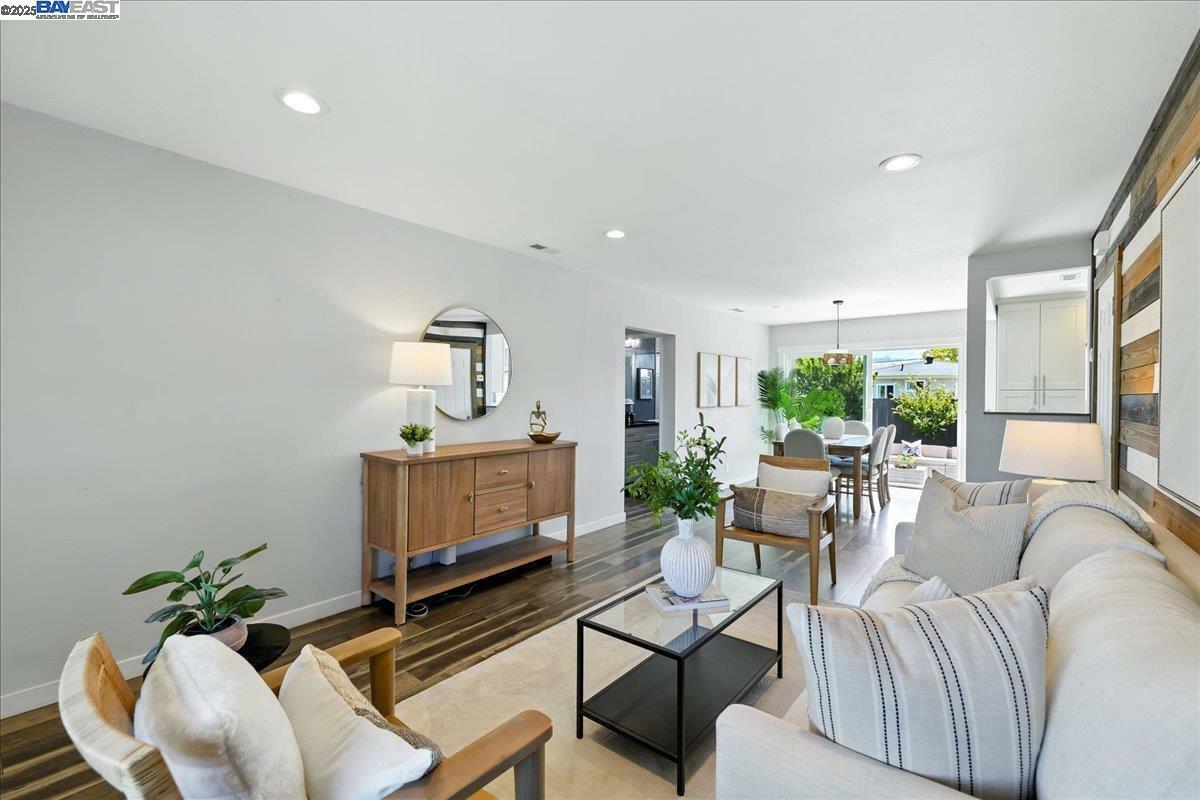 25956 Stanwood Ave  Hayward CA 94544 photo