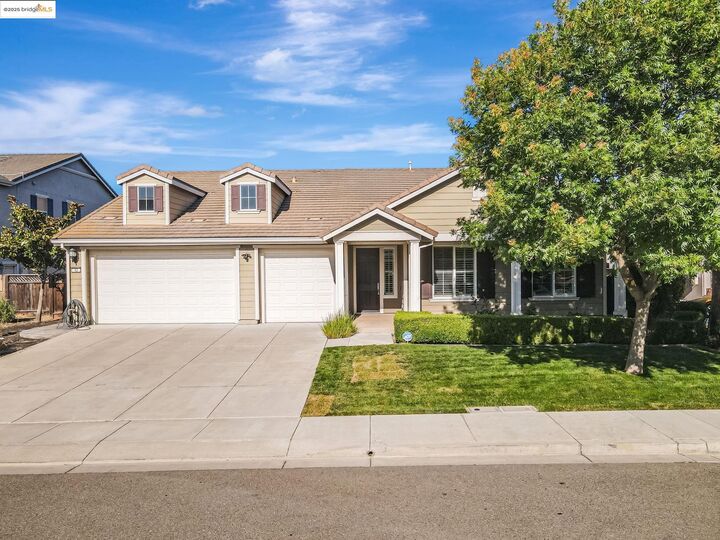 Property Photo:  43 Sorrel Ct  CA 94561 