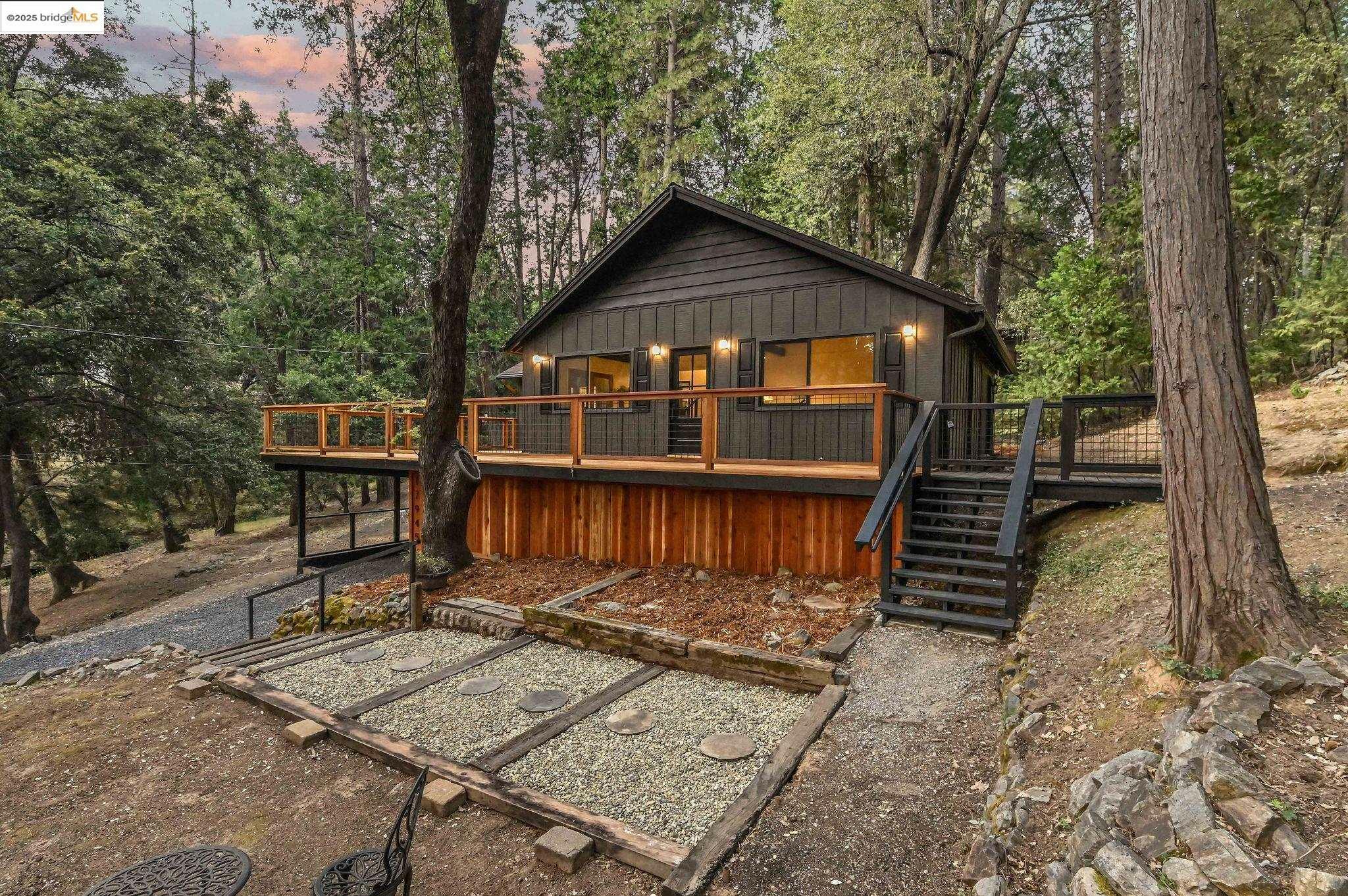 Property Photo: 17945 Bluejay Ct CA 95383