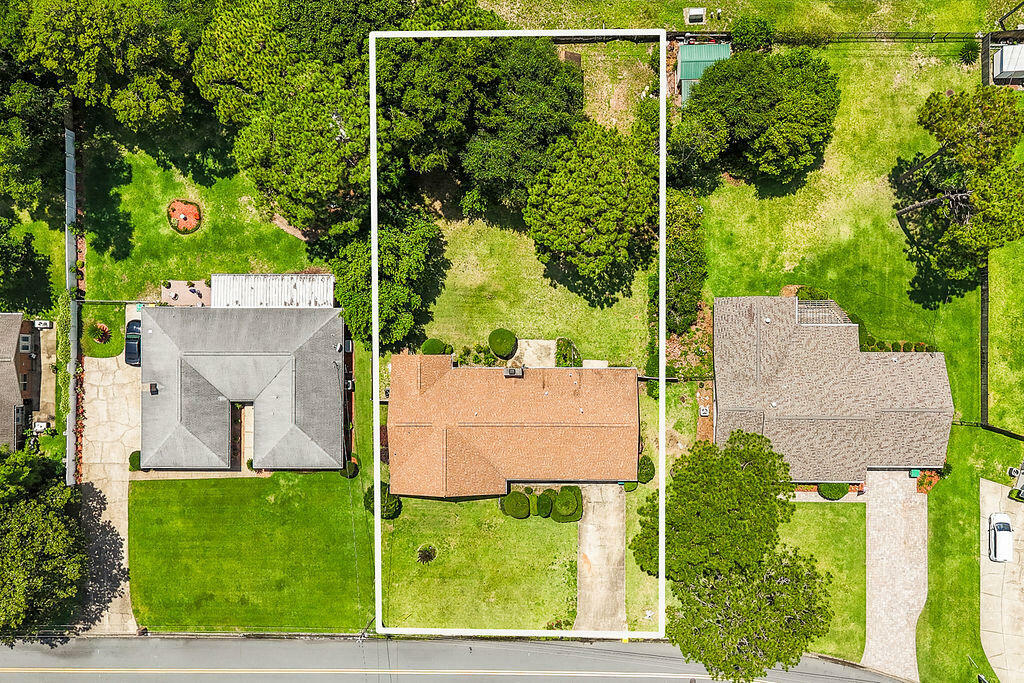 Property Photo: 147 Country Club Road FL 32579