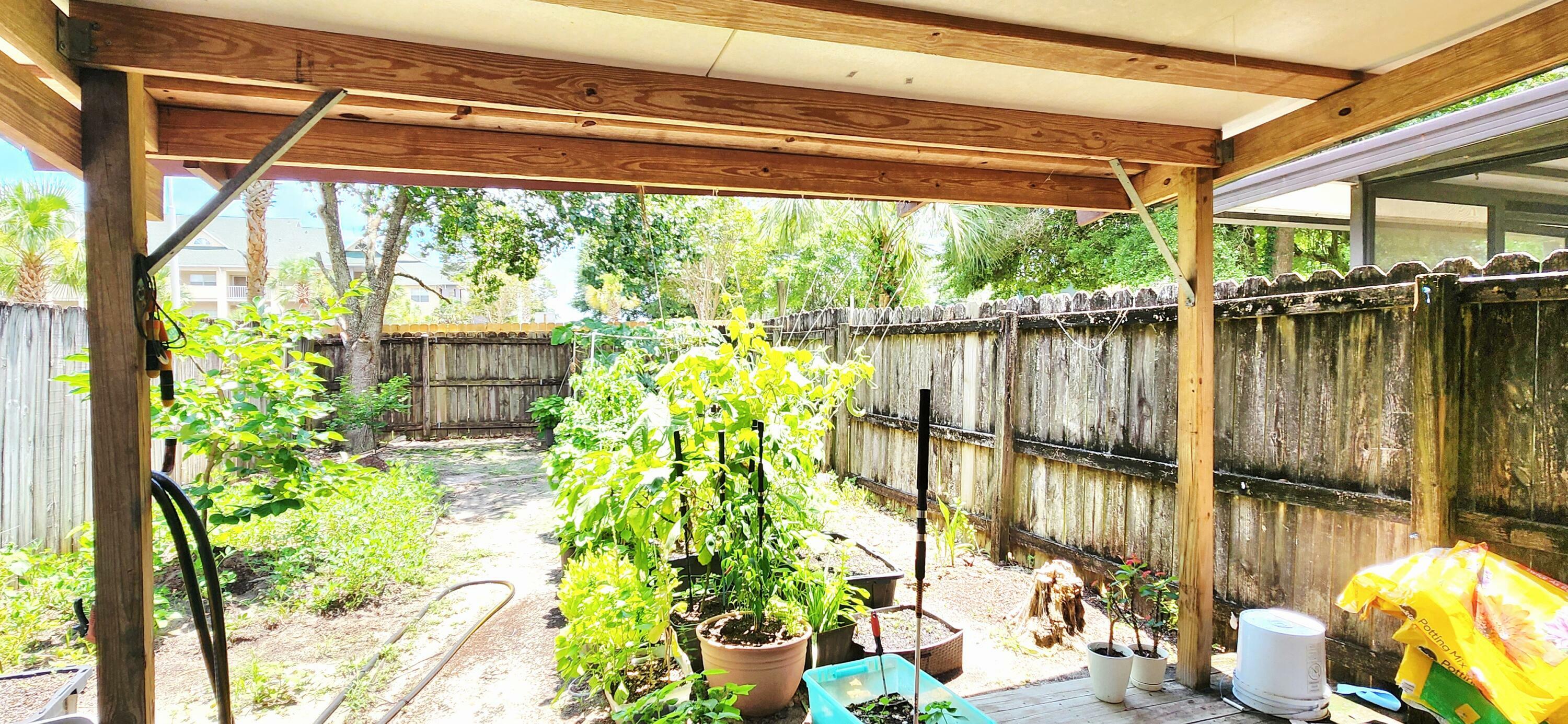 Property Photo:  904 Tokalon Court  FL 32547 