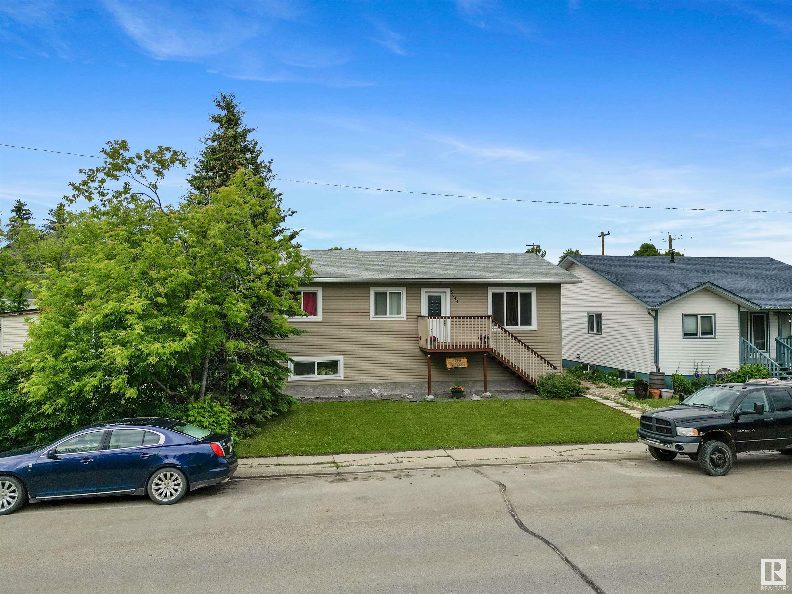 Photo de la propriété: 5044 43 Street AB T7A 1B8