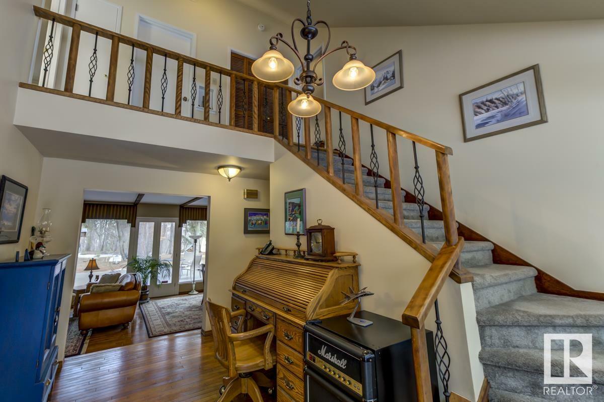 Photo de la propriété: 14 Wedgewood Crescent NW AB T6M 2N4