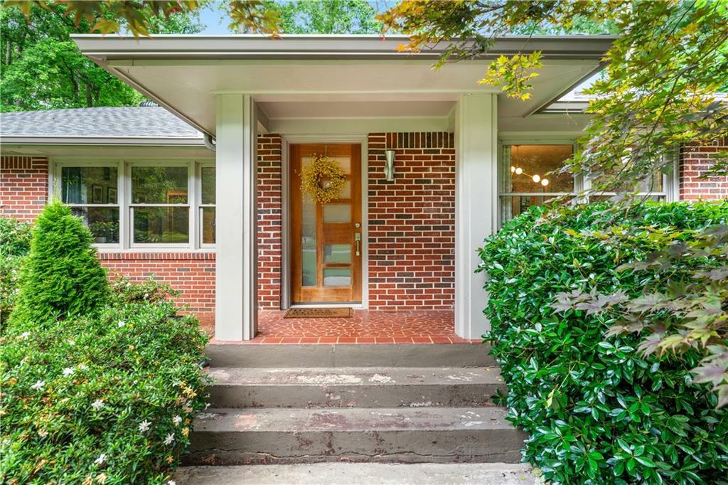 Property Photo: 1502 N Amanda Circle NE GA 30329
