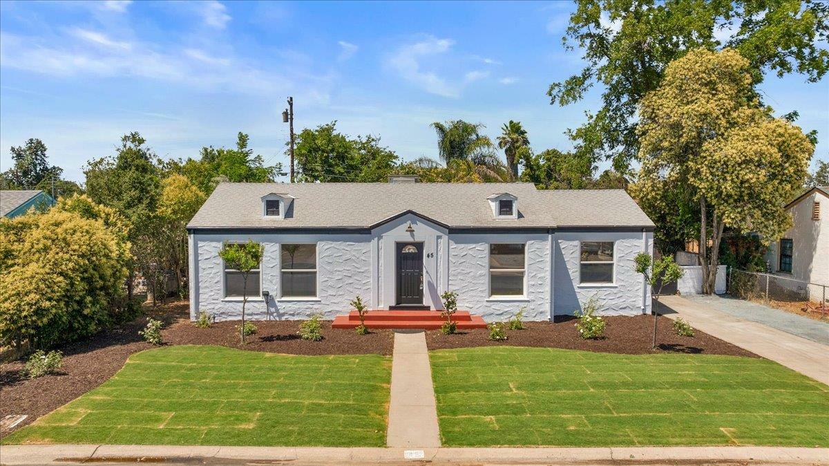 Property Photo:  45 E Sussex Way  CA 93704 