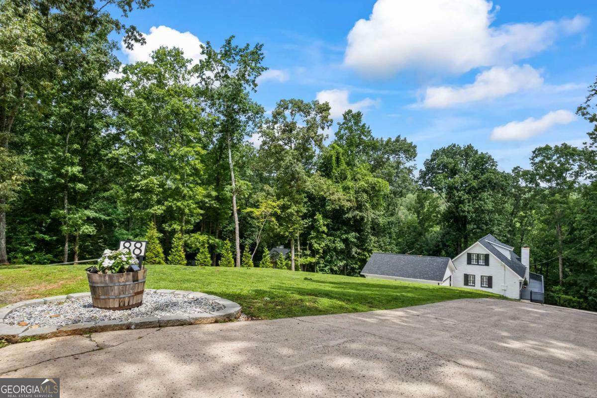 Property Photo: 88 Toto Creek Drive W GA 30534