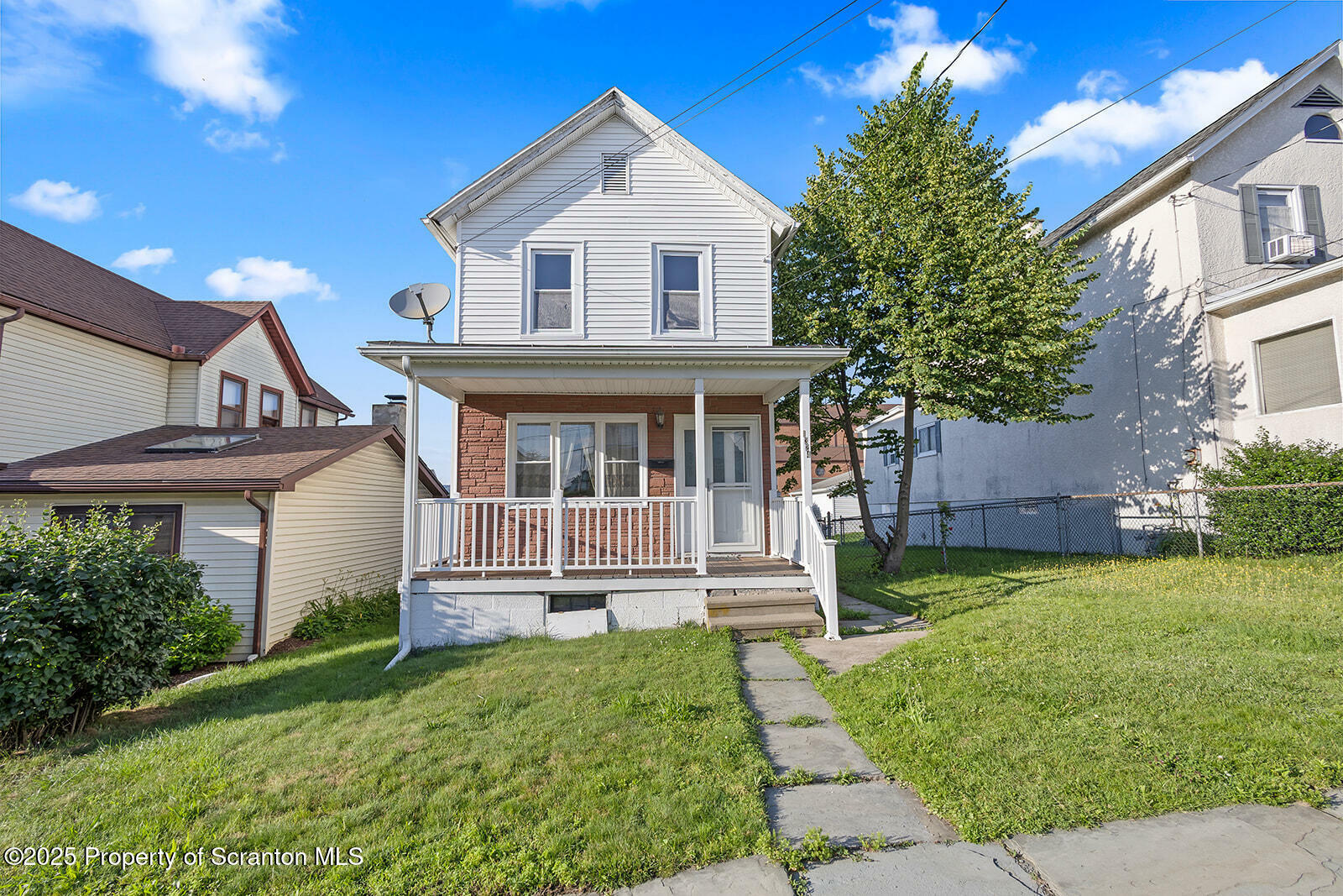 Property Photo:  1324 Dartmouth Street  PA 18504 