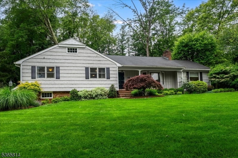 Property Photo: 601 Wishing Well Rd NJ 07481
