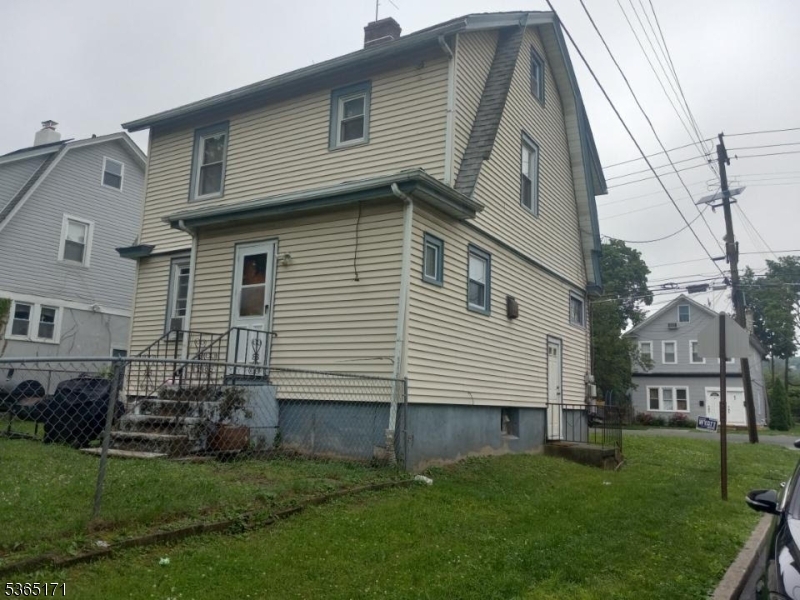 Property Photo:  1368 E 2nd St  NJ 07062 