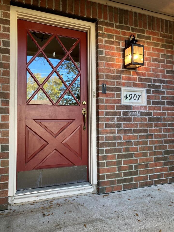 Property Photo:  4907 Elm Street  TX 77401 