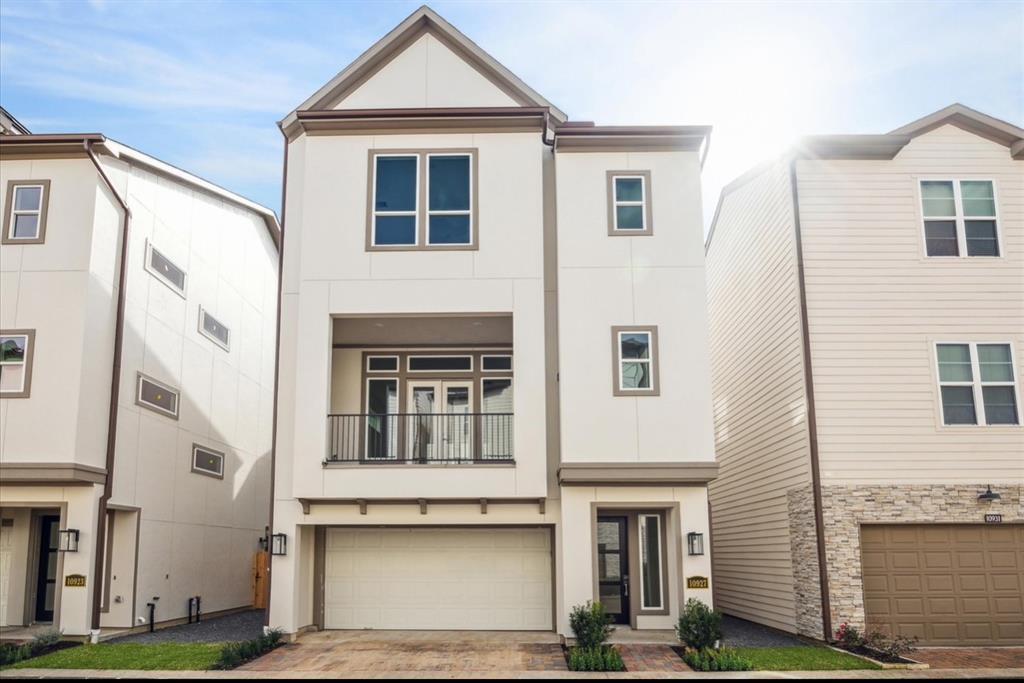 Property Photo: 10927 Brookeshire Chase Lane TX 77043