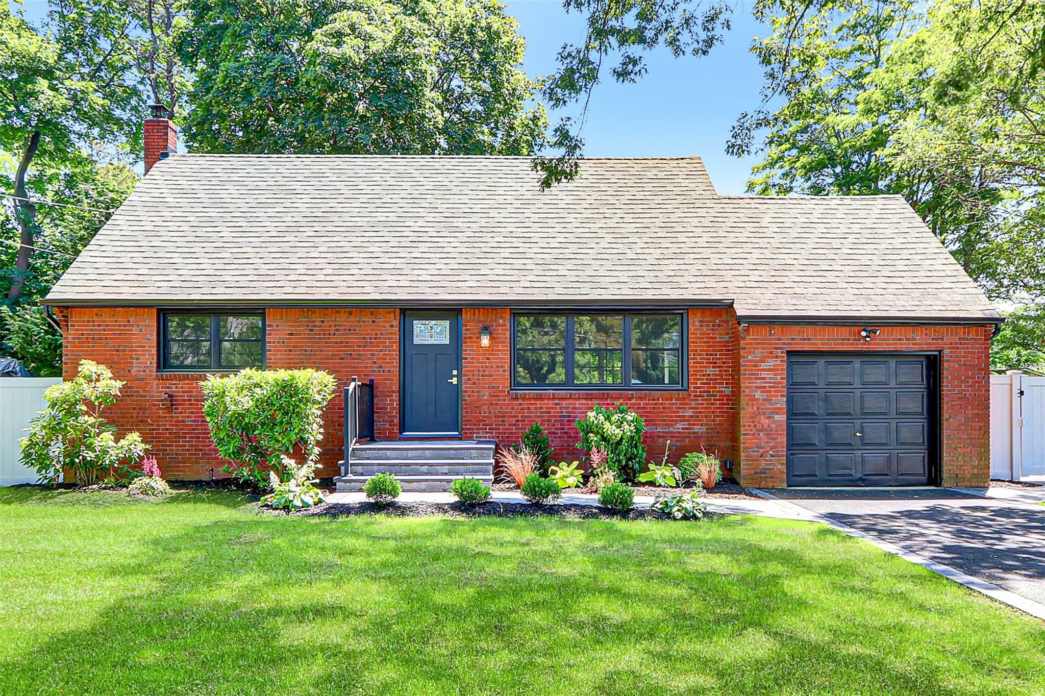12 Hillside Road  Deer Park NY 11729 photo