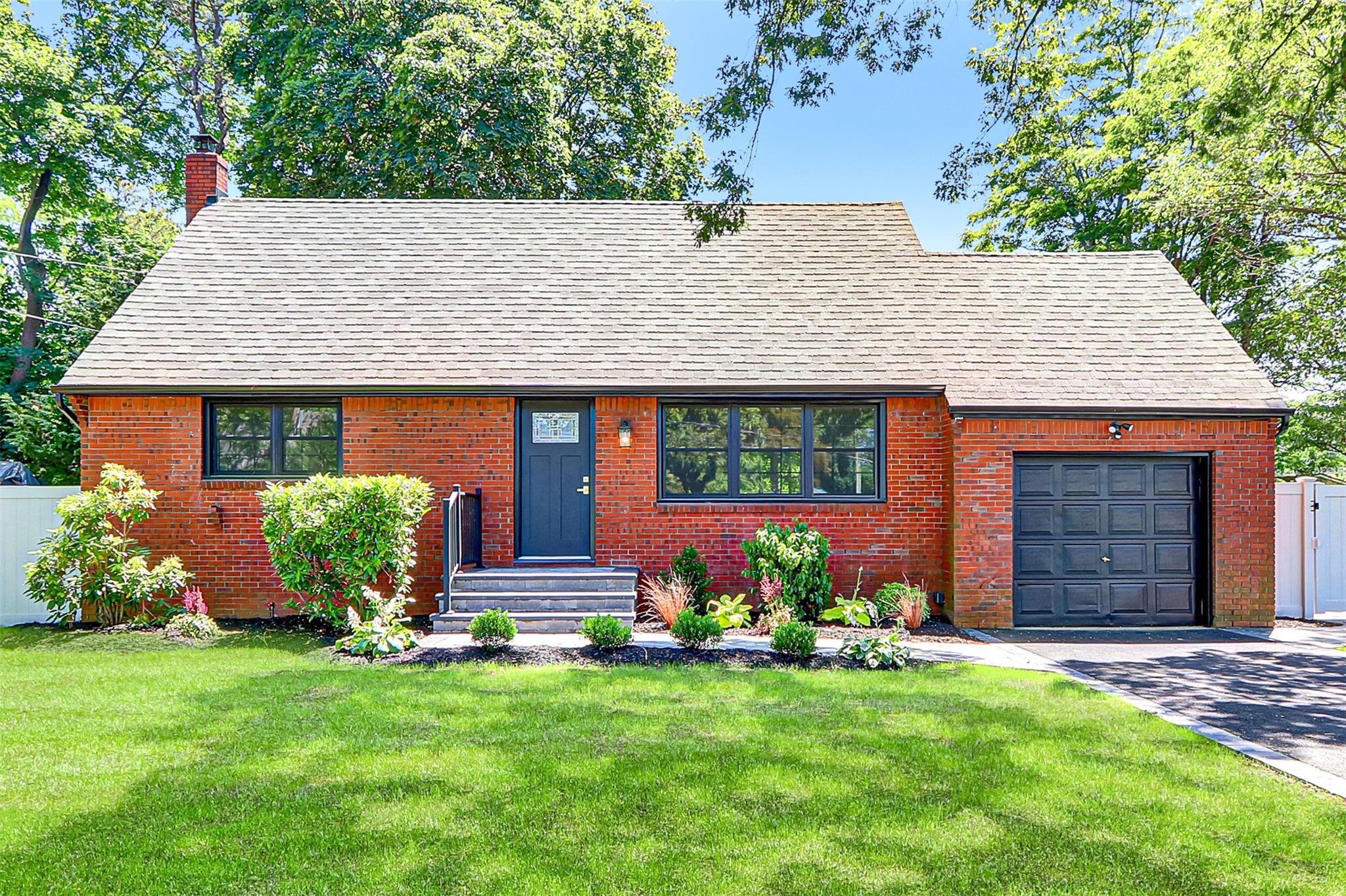 12 Hillside Road  Deer Park NY 11729 photo