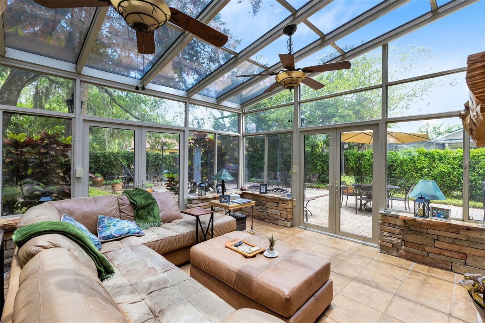 Property Photo: 556 Lake Avenue FL 32701