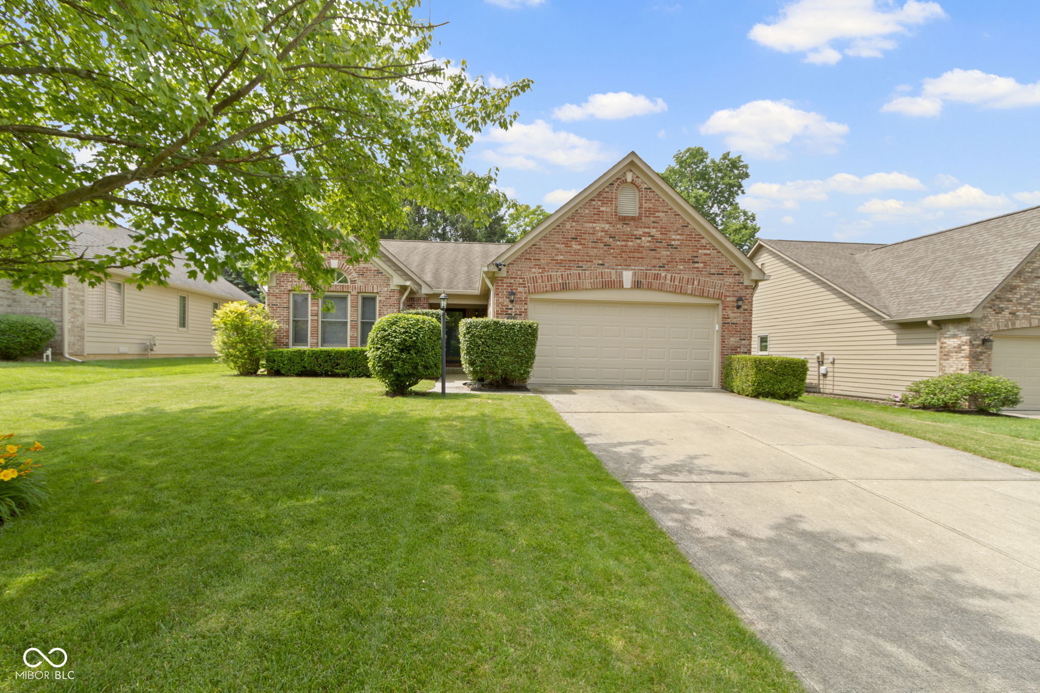 Property Photo: 7335 Pymbroke Drive IN 46038
