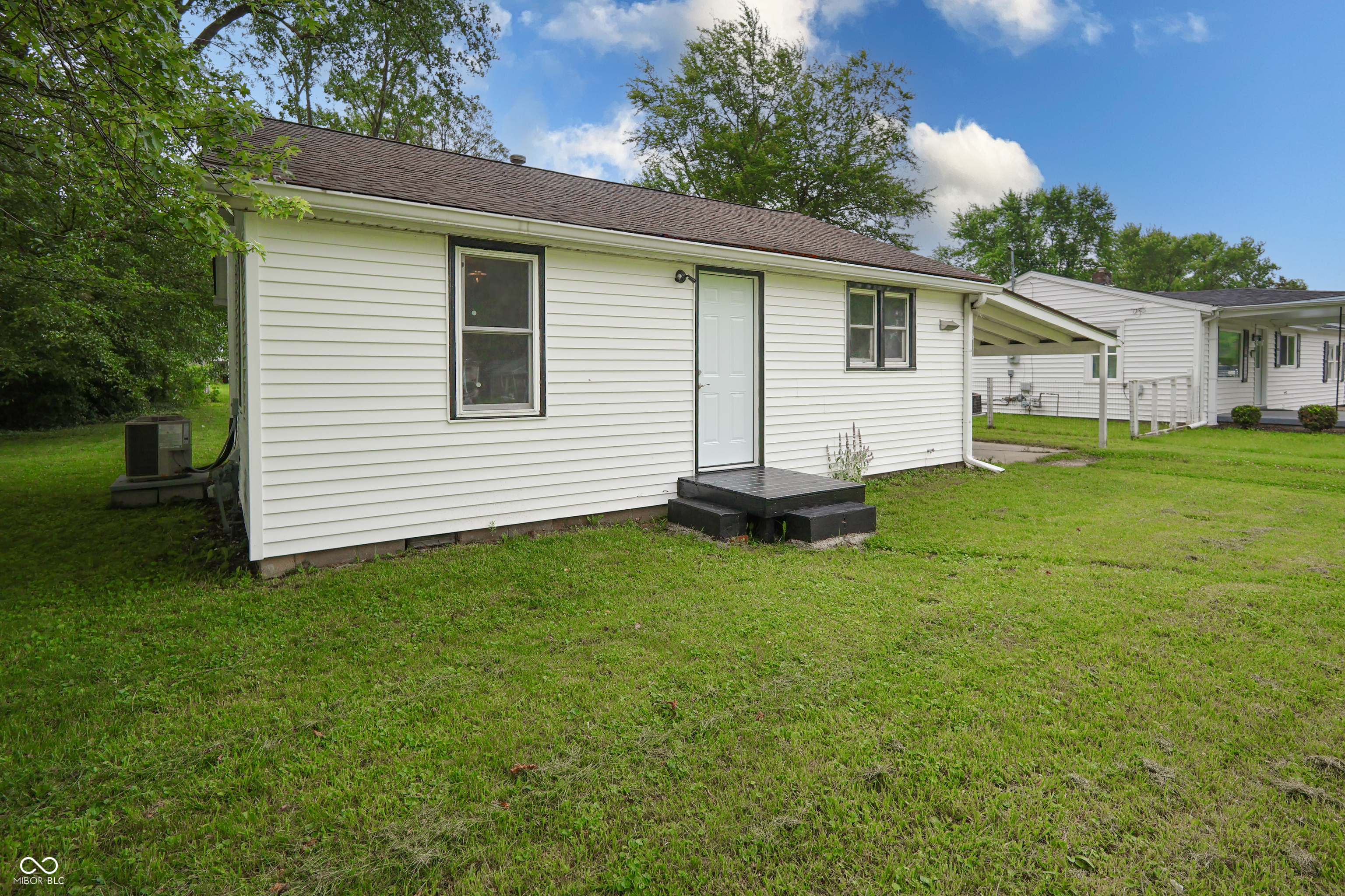 Property Photo: 523 Patterson Road IN 47203