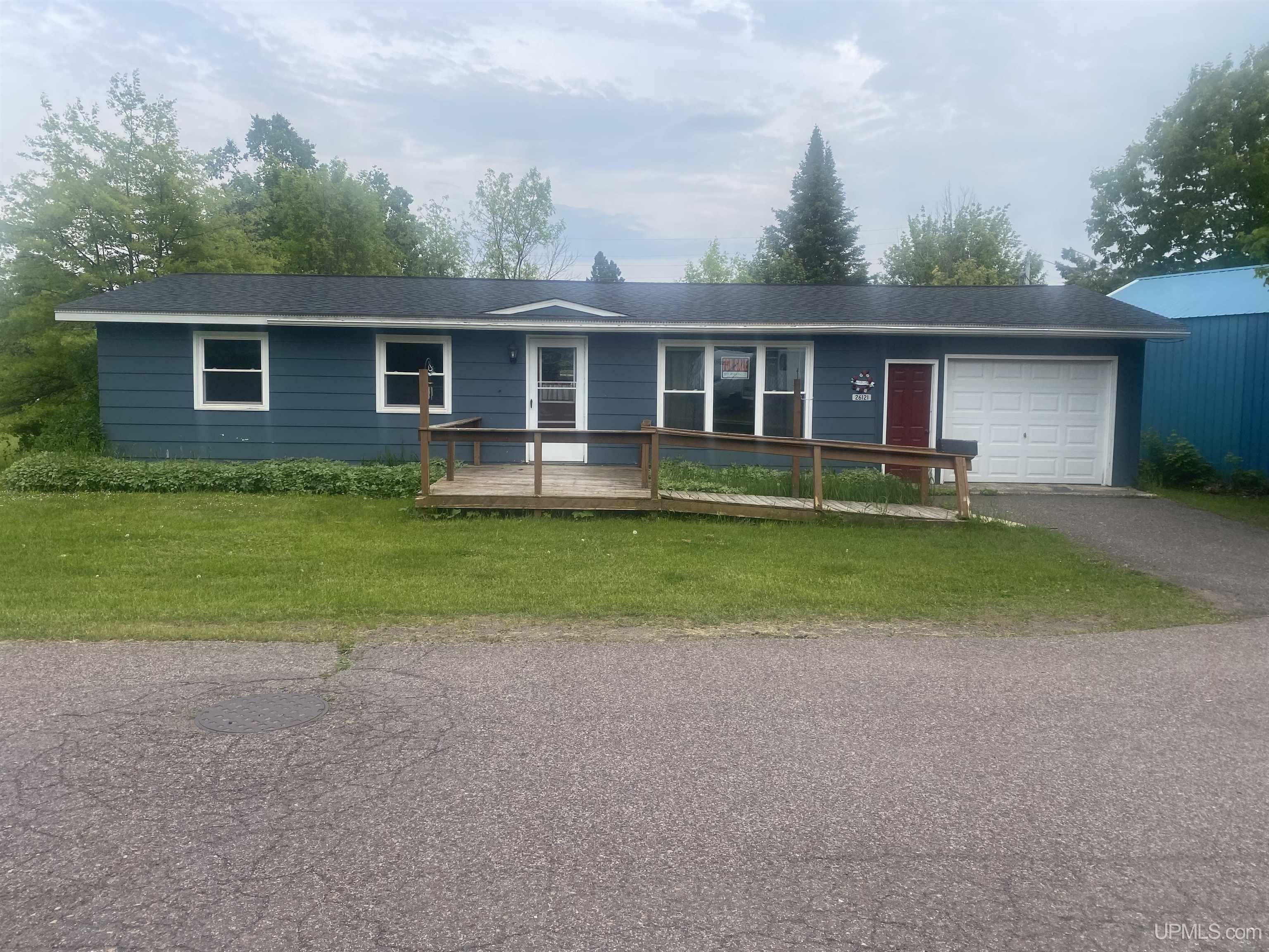 26121 S Calumet Street  Laurium MI 49913 photo