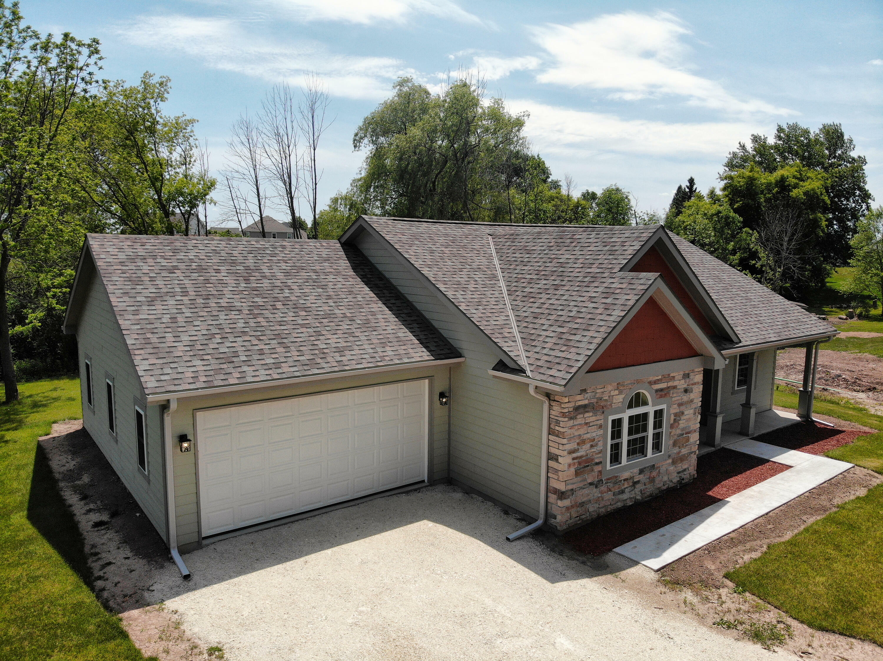 Property Photo: 1255 Westwood Dr 53024