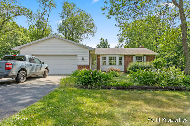Property Photo:  7544 Thornapple River Drive SE  MI 49316 