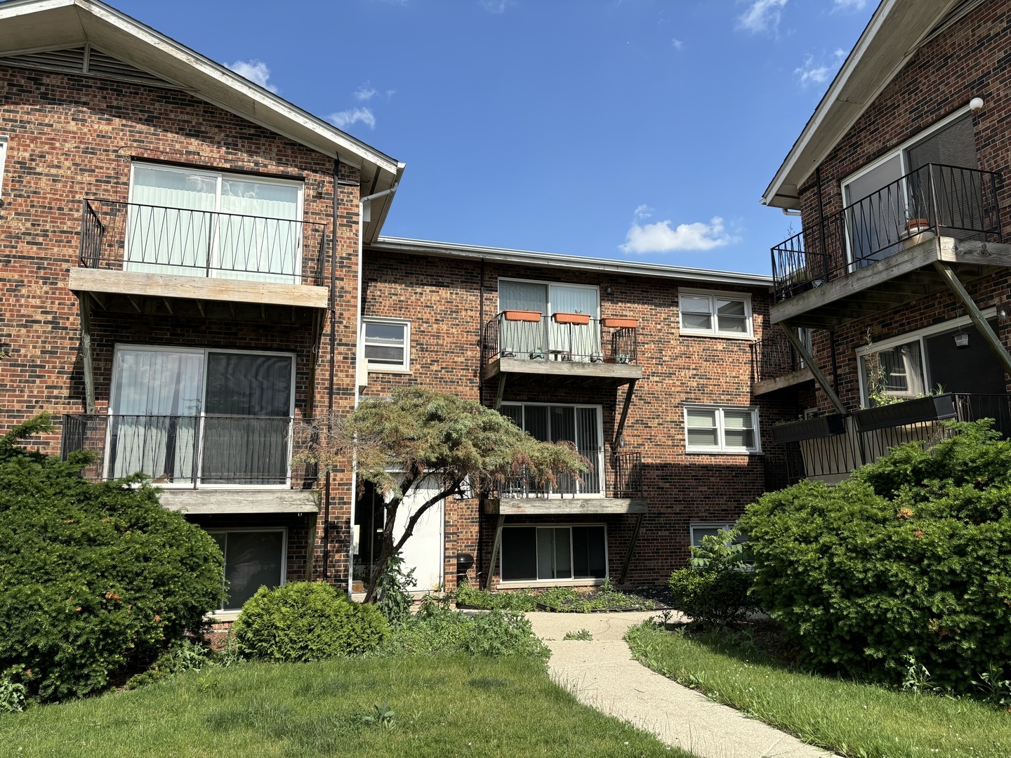 Property Photo: 4545 Prescott Avenue 206 IL 60534