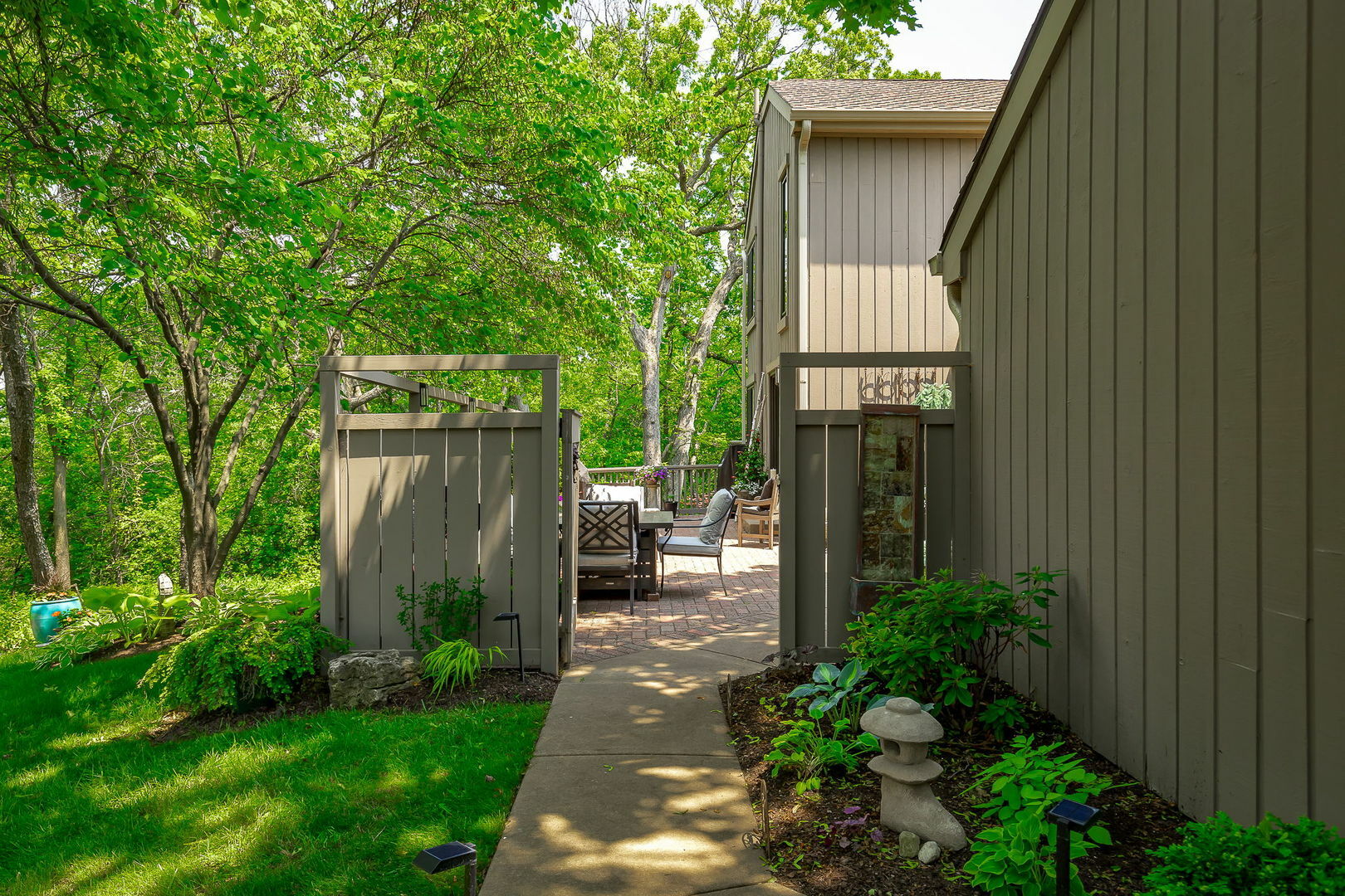 Property Photo:  303 Bluff Court 303  IL 60010 