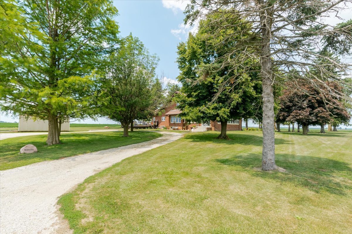 Property Photo: 879 2300th Avenue IL 62518