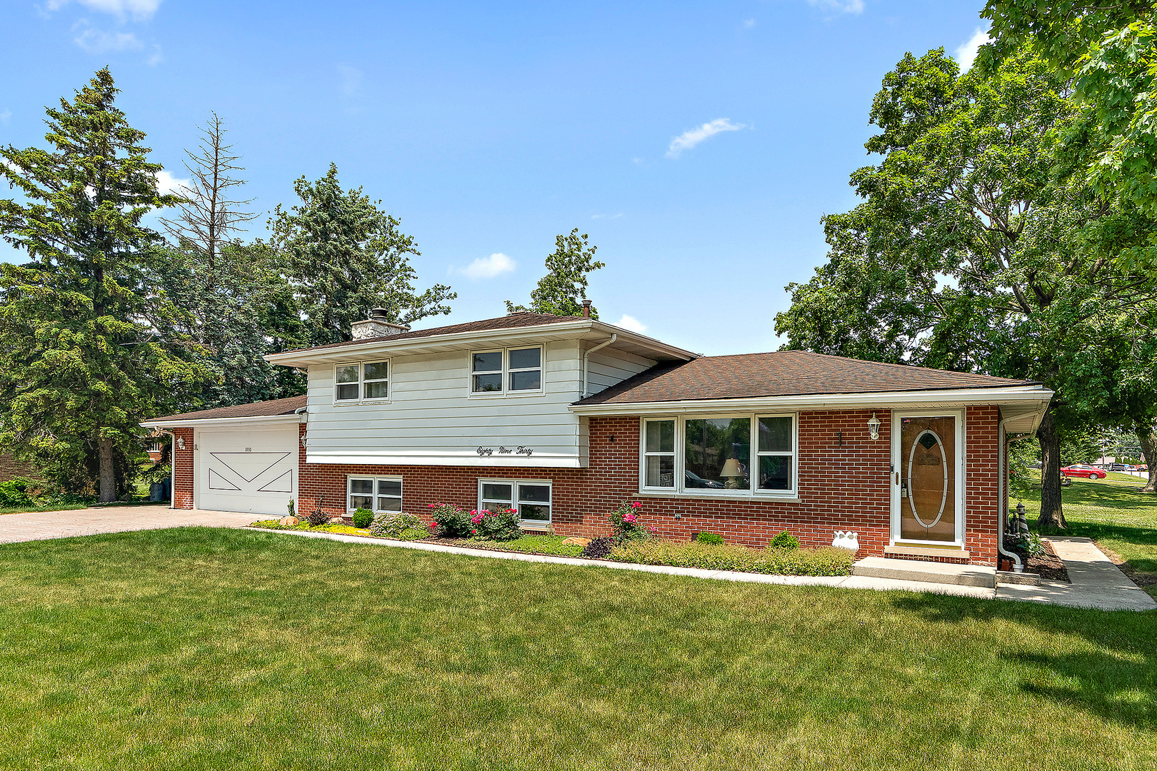 Property Photo: 8930 W 76th Place IL 60458
