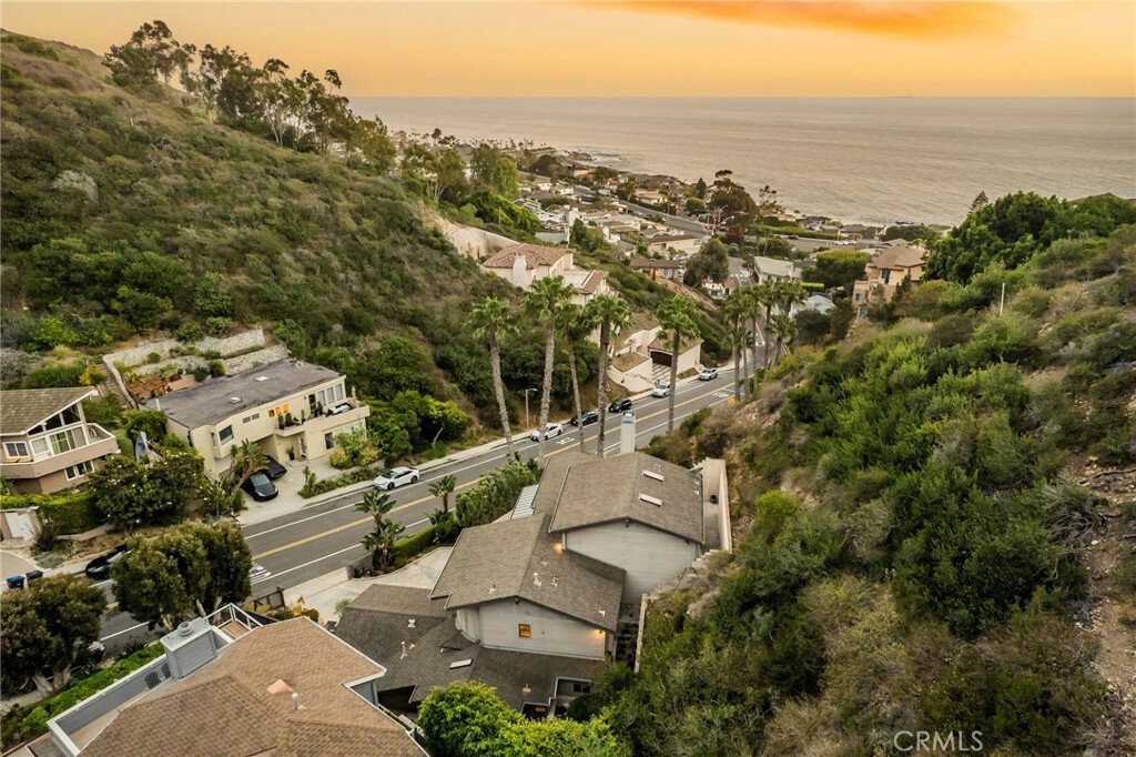 Property Photo:  426 Nyes Place  CA 92651 