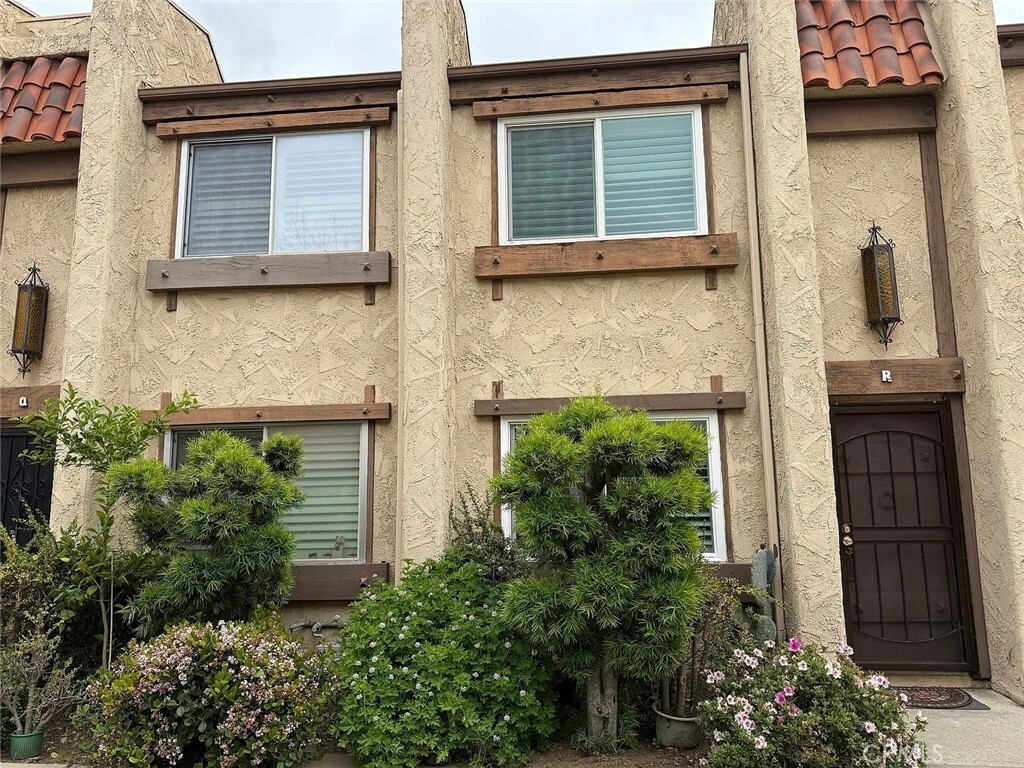 Property Photo: 327 E Live Oak Street R CA 91776
