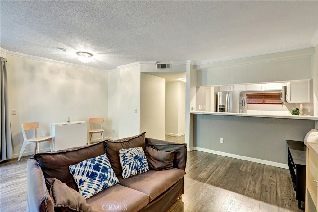 Property Photo:  550 Orange Ave 212  CA 90802 
