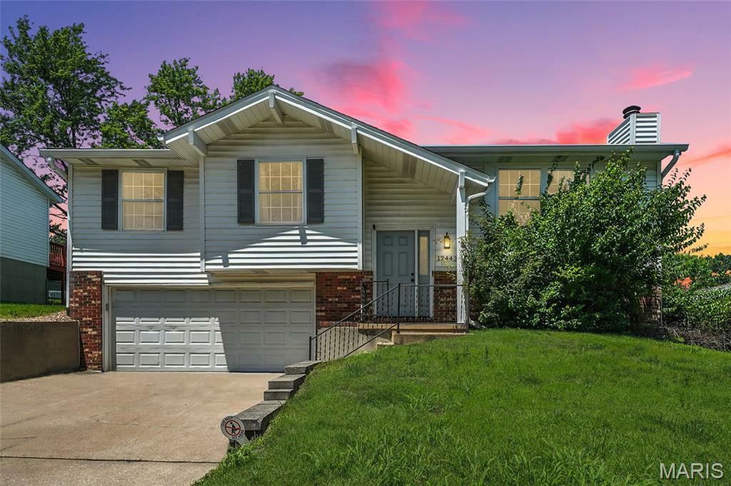 12443 Marine Avenue  Maryland Heights MO 63043 photo