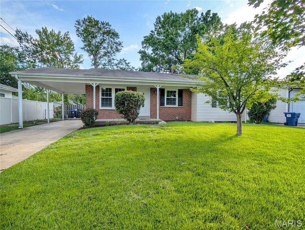 Property Photo: 2480 Teakwood Manor Drive MO 63031