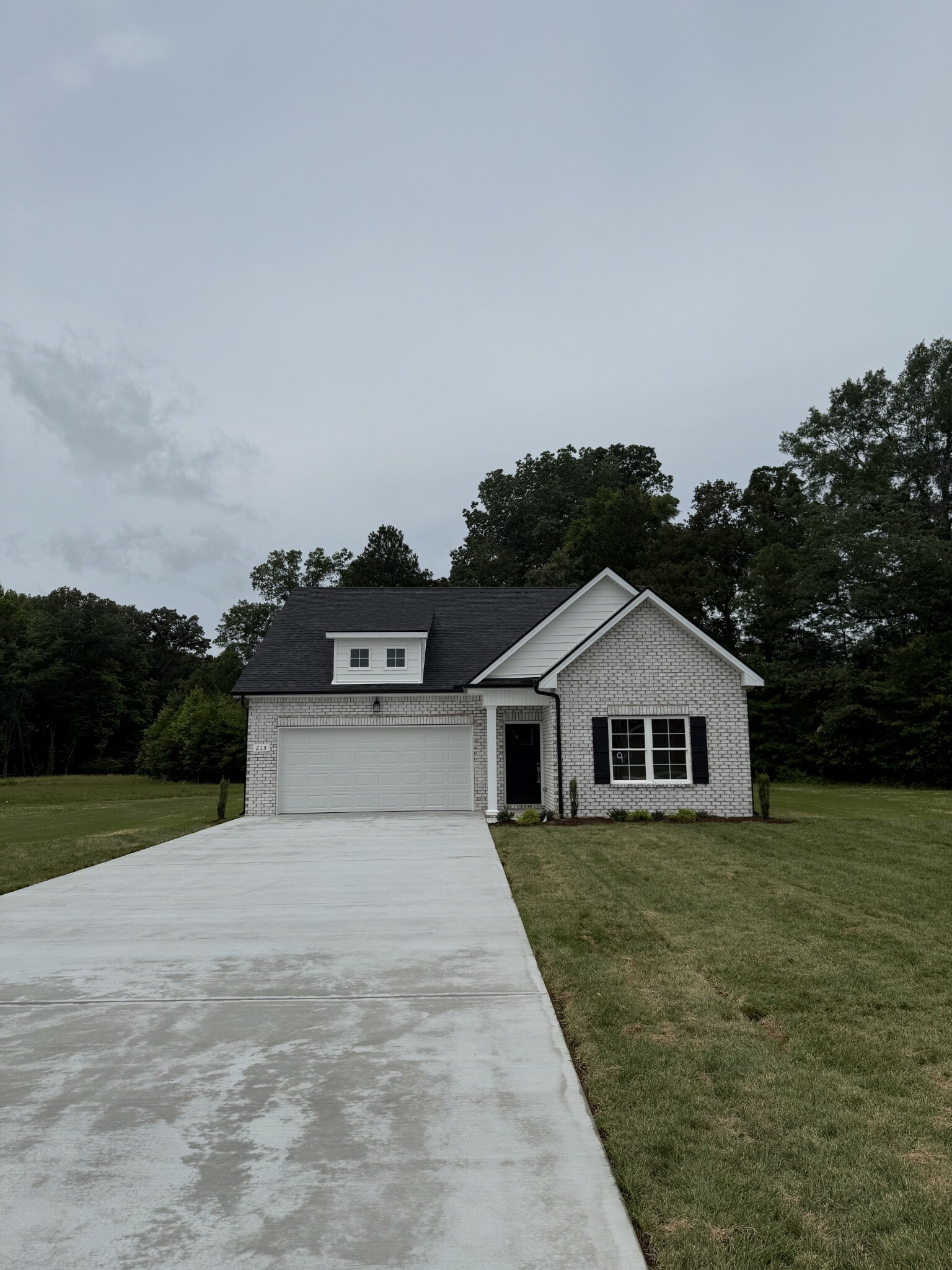Property Photo: 215 Blanford Cir TN 37355