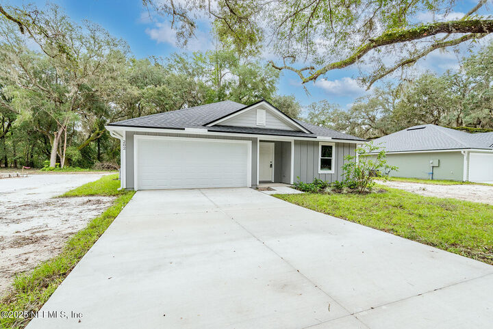 Property Photo:  1262 Coral Farms Road  FL 32140 